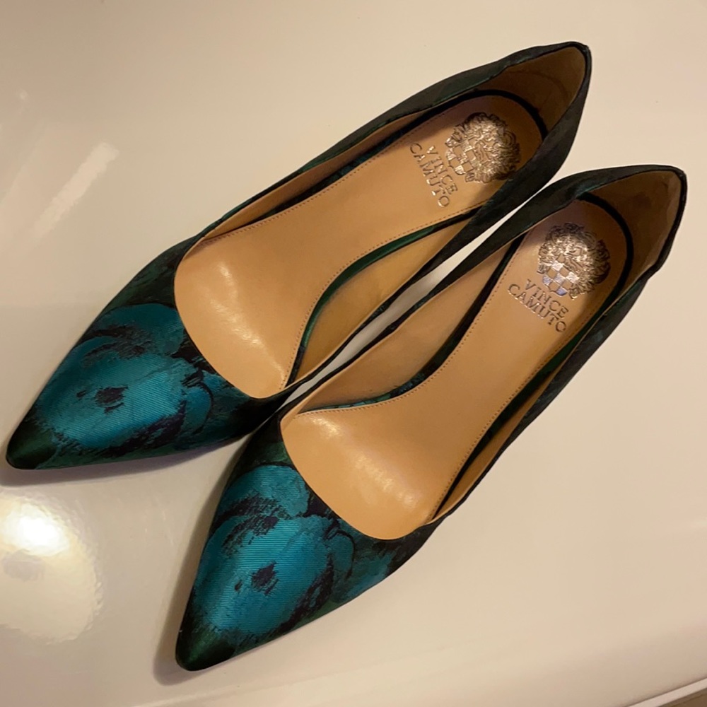 Vince Camuto teal taffeta peacock high heels